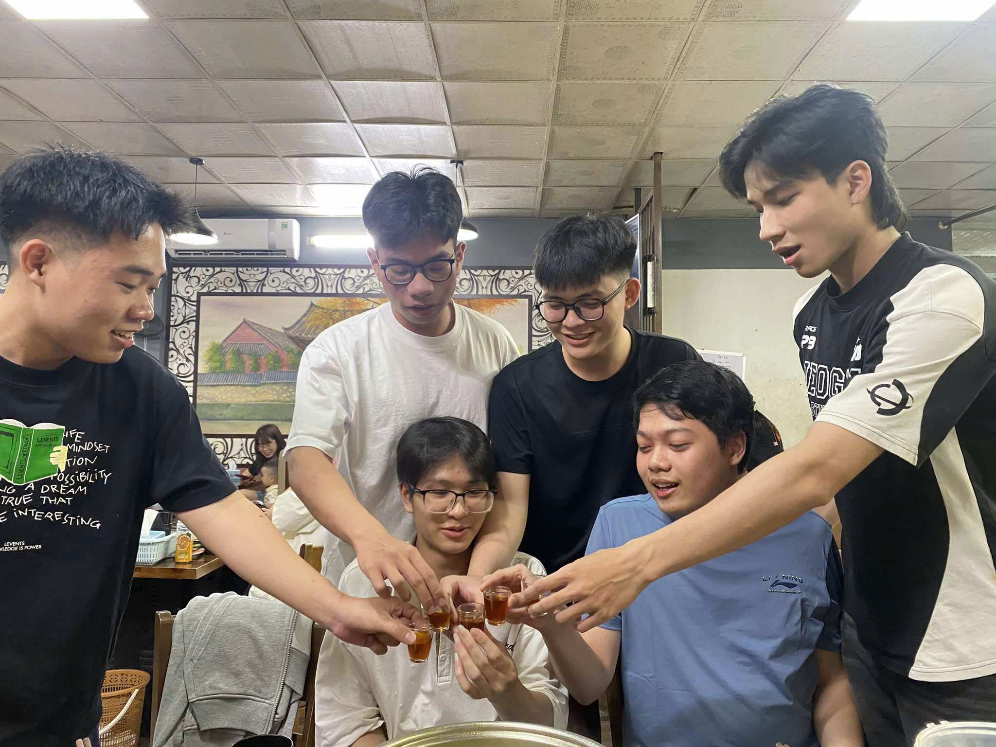 Nhóm sáng lập H&V Stories